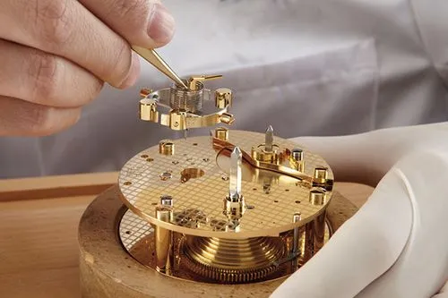 青岛劳力士官方指定售后服务中心费用